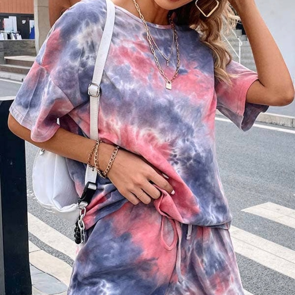 Trendy Tie Dye 2pc set! Super comfy!